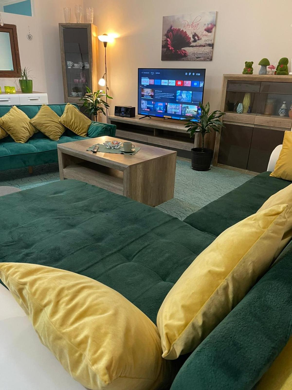 Velky Apartman Bratislava Exterior photo